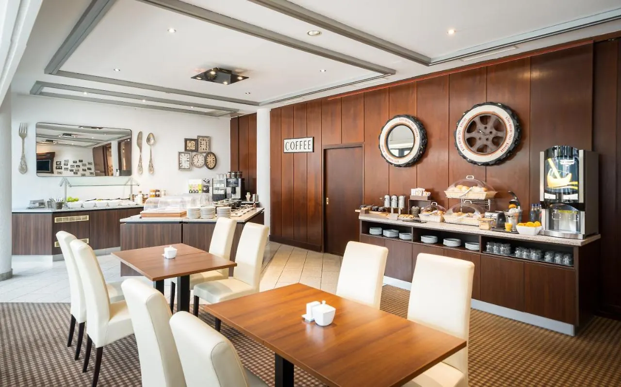 **** Hotel Arthotel Ana Neotel Štutgart Německo